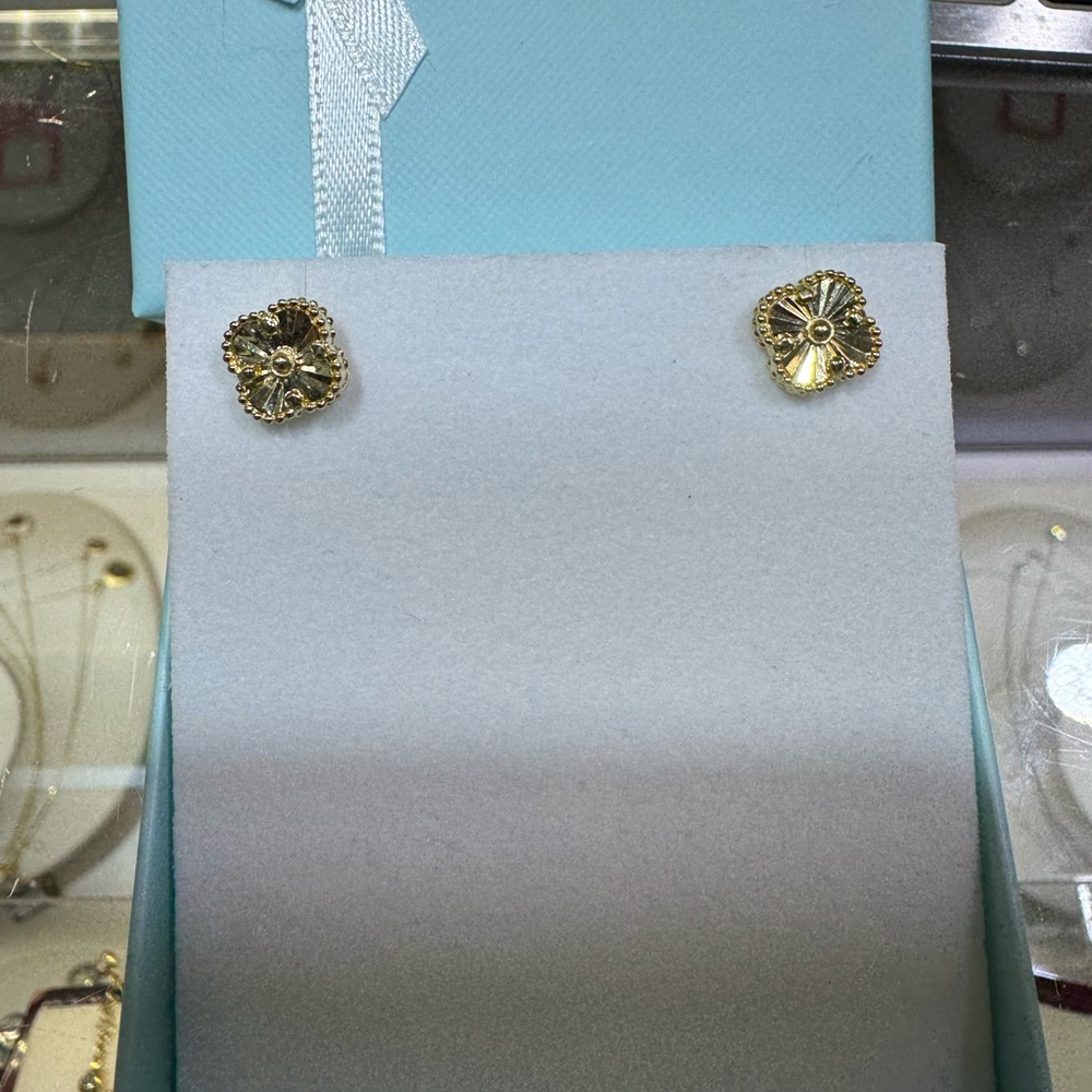 14KT Gold Clover Stud Earrings